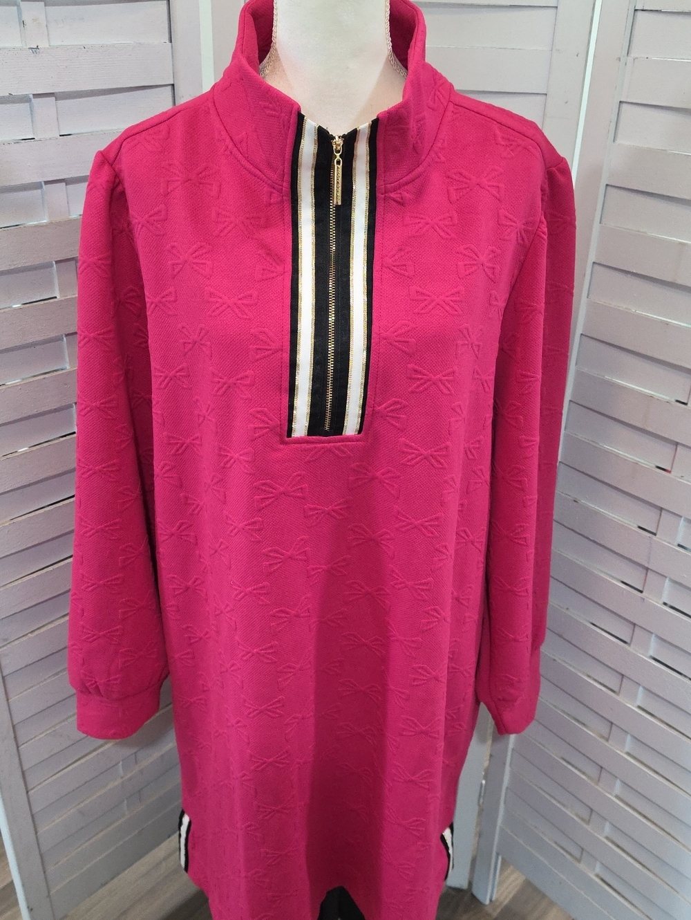 Mary Square Hot Pink Embossed Bow Tunic with Zip Placket Size 3X